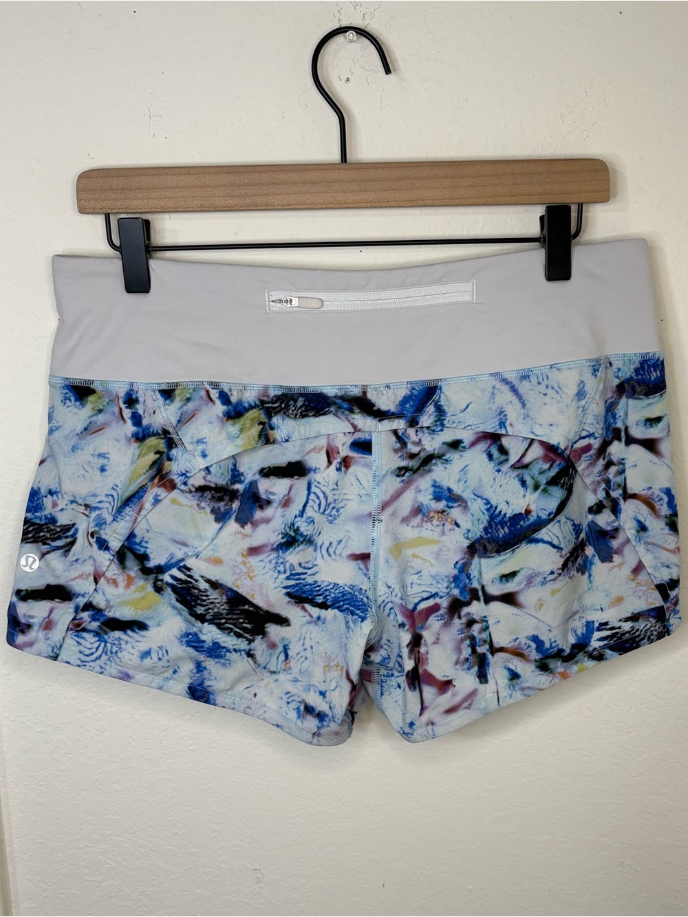Lululemon Run Times Shorts II 4” inseam Exposure Crystallize multi White size 8 - Picture 4 of 12